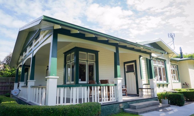 Whanganui Bed & Breakfast | Gumnut House.