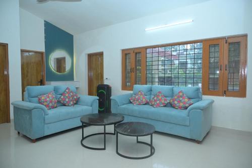 Gurugram Villa | Gurgaon Farmhouse 3 BHK with Private Pool and Big Lawn