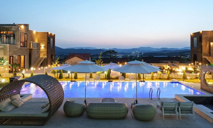 Gyeongju House | Gyeongju Rose Breeze Pool Villa Pension