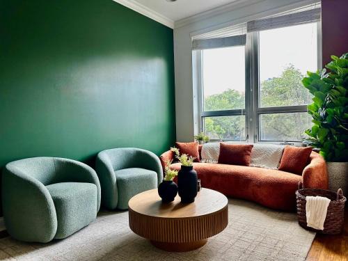 Near West Side Apartment | Gym Garage Parking Balcony Sleeps 4