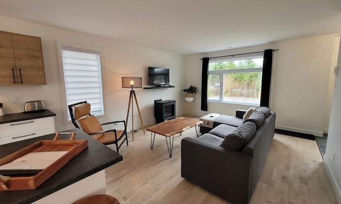 Pont-Rouge House | Hôtel à la maison - La Halte