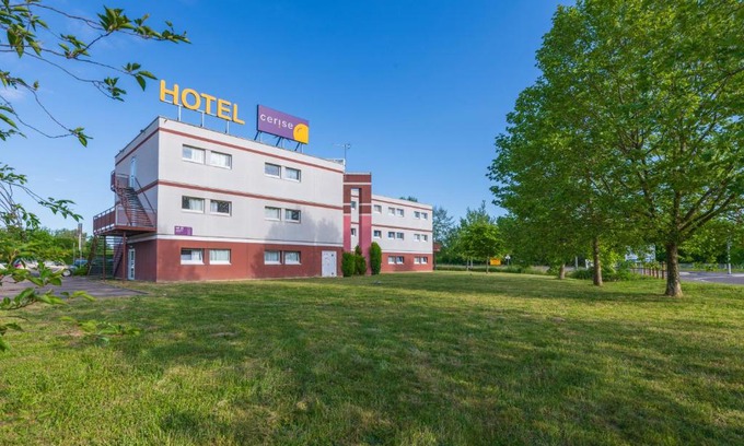 Moneteau Hotel | Hôtel Cerise Auxerre