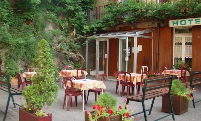 Luxeuil-les-Bains Hotel | Hôtel du Lion Vert