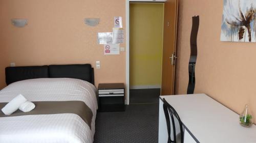 La Haye-Pesnel Hotel | Hôtel Duguesclin