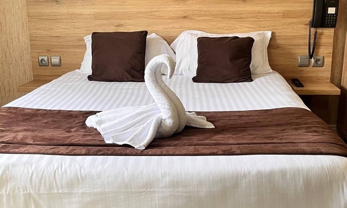Chatellerault Hotel | Hôtel L'Univers