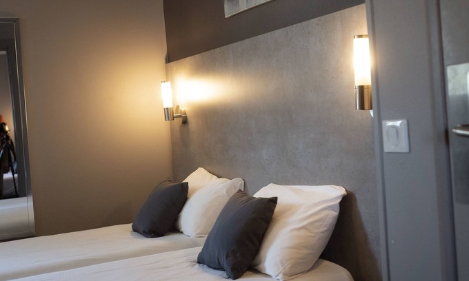Clermont-Ferrand Hotel | Hôtel Lune Etoile La Pardieu