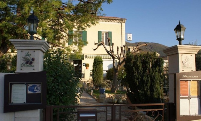 Nyons Hotel | Hôtel Restaurant Les oliviers