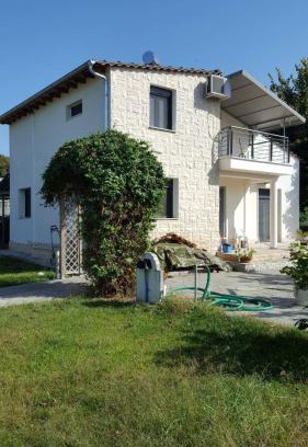Drama Villa | H BIΛΑ ΤΩΝ ΟΝΕΙΡΩΝ ΣΟΥ-999 THE VILLA OF YOURS Dreams 999