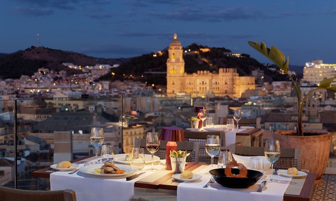 Centro Hotel | H10 Croma Malaga