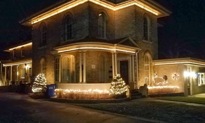 Columbus Bed & Breakfast | HA WHITNEY INN, Columbus, Wisconsin