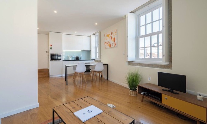 Foz do Douro Apartment | Habitatio - Foz (Arantius) by LuxiStay