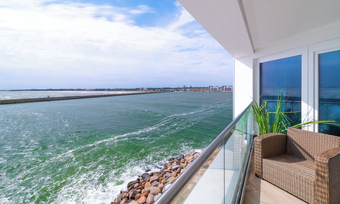 Kappeln Apartment | "Hafenloge": luxury, sea view, 2 bedrooms, terrace, elevator, directly on the Baltic Sea.