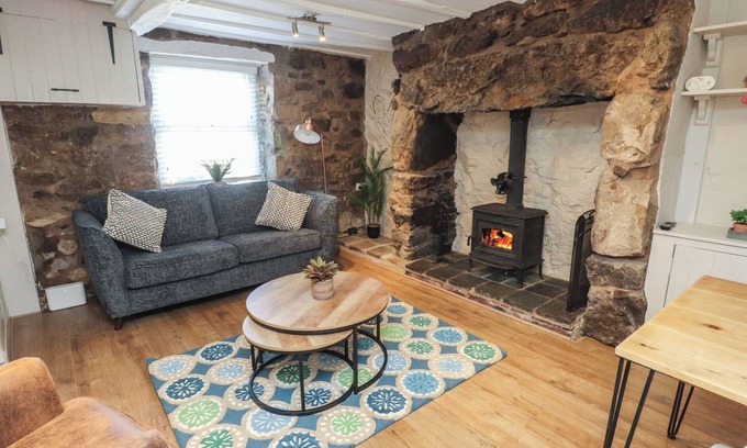 Llanbedrog Cottage | HAFOD, pet friendly, country holiday cottage in Llanbedrog