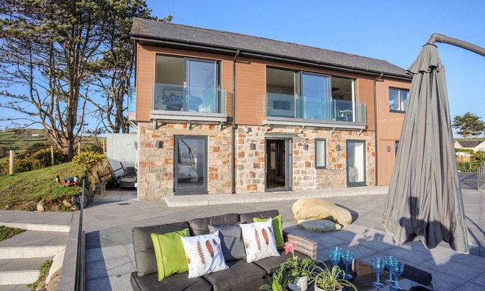 Criccieth Cottage | HAFOD Y MOR, pet friendly, luxury holiday cottage in Criccieth