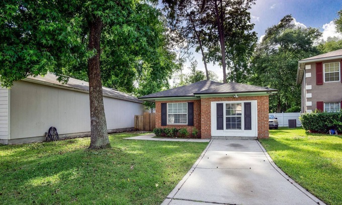 Hyde Park House | 🌿Halcyon Hideaway🌿4 Bedroom Home🌿 King Bed Sleeps 8 Near I-10 Westside & Equestrian Center🌿