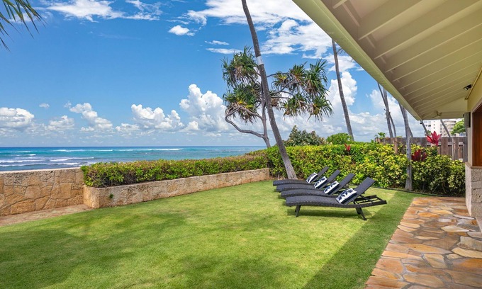 Leahi Park House | Hale Makai at Diamond Head: Stunning Oceanfront Estate w/Private Pool & AC