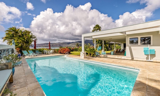 Honolulu House | Hale Ola: Luxe Home w/Heated Pool, AC & Ocean Views