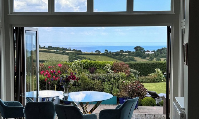 Torquay City Centre House | Halekulani Devon