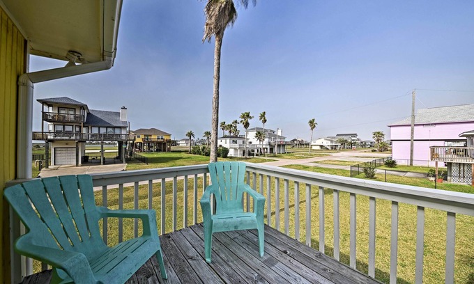 Terramar Beach House | < Half-Mi to Beach: Cozy Home w/Deck in Galveston