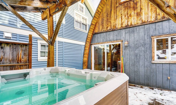 North Park City Cabin | Half-Mi to Park City Mountain: Cabin w/Hot Tub!