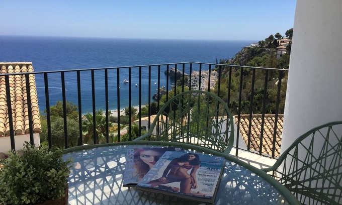 Almunecar Villa | Half-Villa Marina del Este with Sea View, Terrace & Wi-Fi