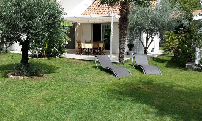 Biganos House | Halfway between ARCACHON and CAP-FERRET: Villa Arcachonnaise with Jacuzzi