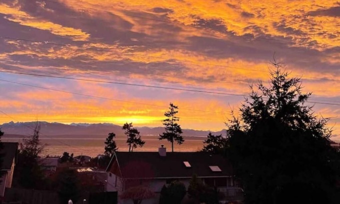 Coupeville House | Halsey Haven! 3 BR Home w/Stunning Views + Sauna!