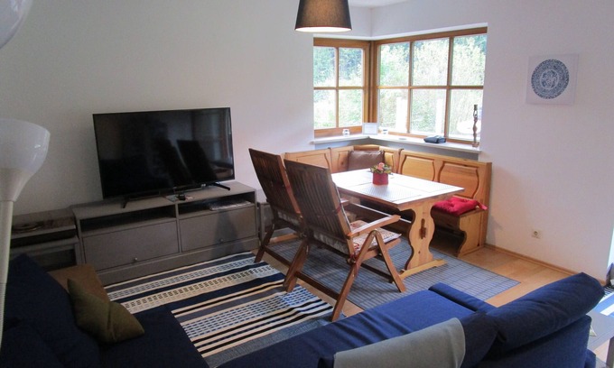 Siegsdorf Apartment | Hammerhaus-apartment 3, 2 Schlafzimmer, Badewanne, Balkon, Wlan