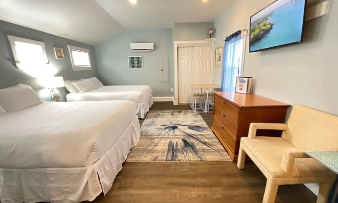Hampton Apartment | * * Hampton Beach | Oceanview | Pet Friendly * *