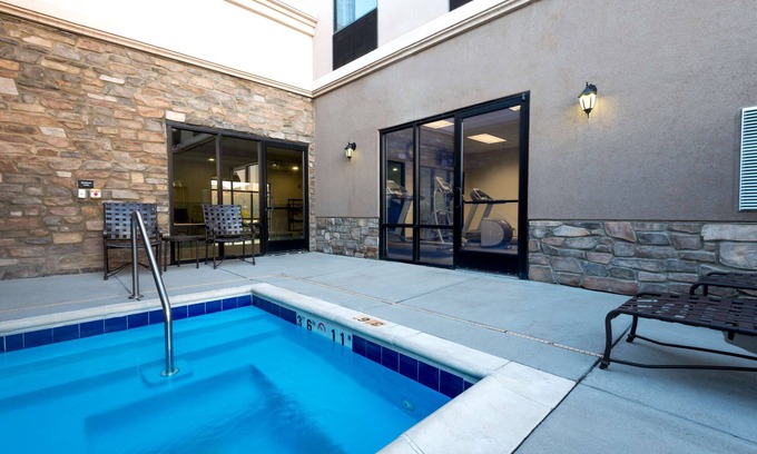 Colorado Springs Hotel | Hampton Inn & Suites Colorado Springs/Air Force Academy