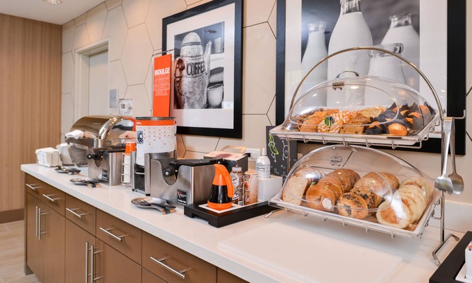 Farmingdale Hotel | Hampton Inn & Suites By Hilton Long Island Farmingdale