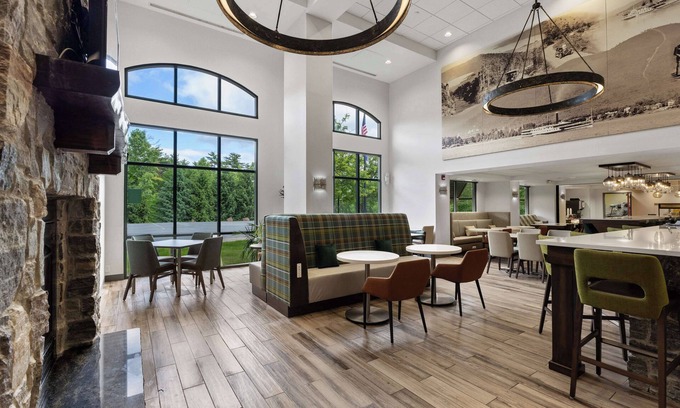 Lake George Hotel | Hampton Inn & Suites Lake George