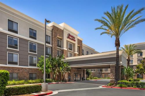 Moreno Valley Hotel | Hampton Inn & Suites Moreno Valley