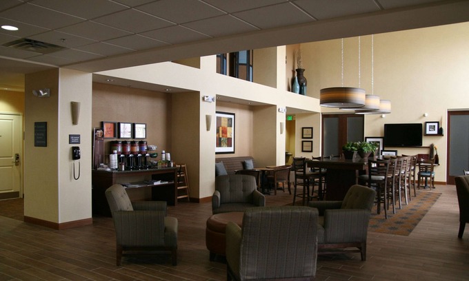Pueblo Hotel | Hampton Inn & Suites Pueblo/North