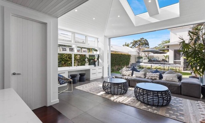 Mosman Park House | Hamptons Holiday House - 6 bedroom + pool
