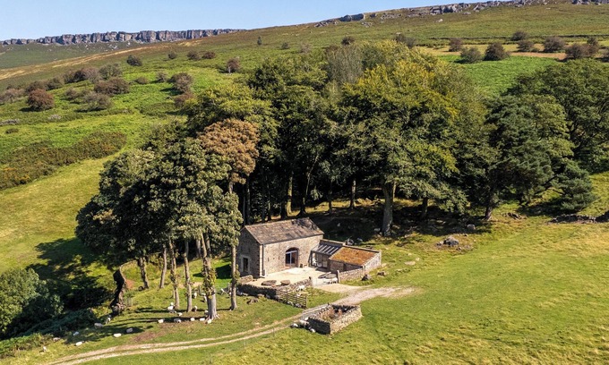 Hollow Meadows House | Handcrafted barn conversion in the heat of the Peak District