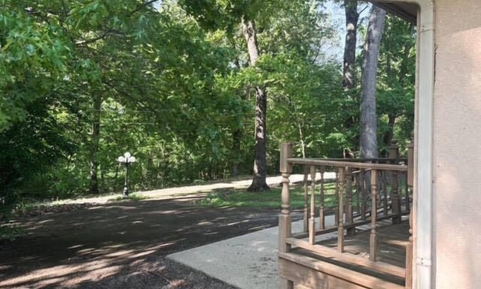 Golconda House | Handicap Accessible Studio w/Full Kitchen on the River