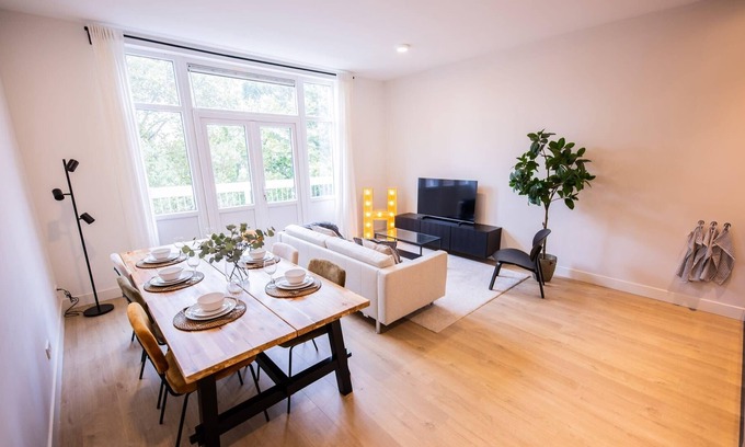 Rotterdam Apartment | Happy 3 Bedroom Serviced Apartment 106m2 -MNLH-