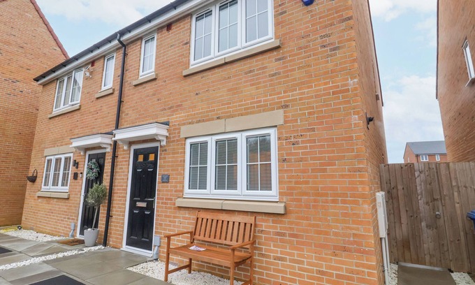 Bridlington House | HAPPY DAYS, pet friendly, country holiday cottage in Bridlington