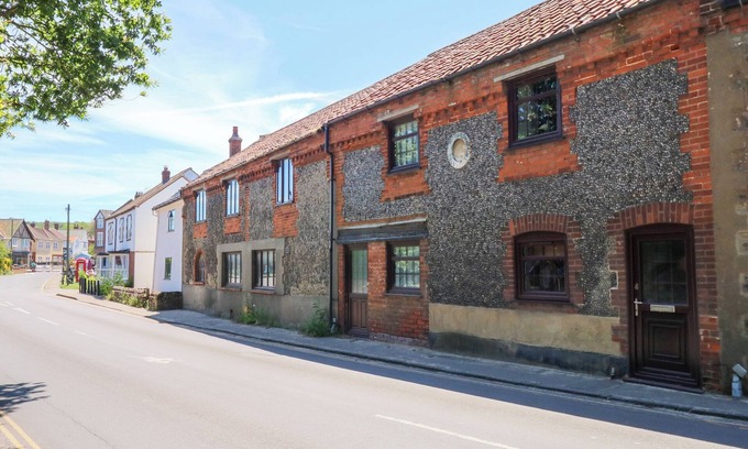West Runton Cottage | HAPPY DAZE, family friendly, country holiday cottage in West Runton