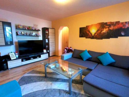 Hunedoara Apartment | Happy place :)