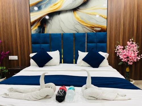 Saket Hotel | Happy Residency - Near Saket Metro