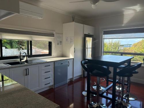 Port Lincoln House | Happy Valley Rest