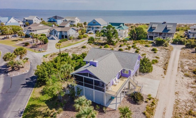 Beachwalk House | Harbor Island Family Beach Getaway - Golf Cart Included Short walk to Beach and Pool