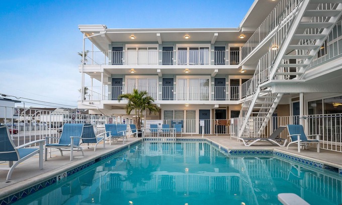 North Wildwood Resort | Harbor Light Condo