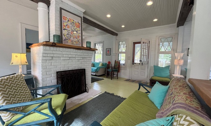 Roaring Brook Cottage | Harbor Springs 4-bedroom cottage.