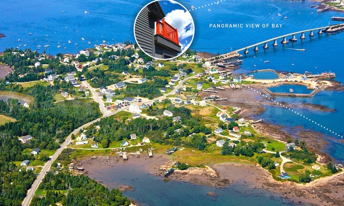 Beals Cottage | Harbor views + stylish interior + boat lounge