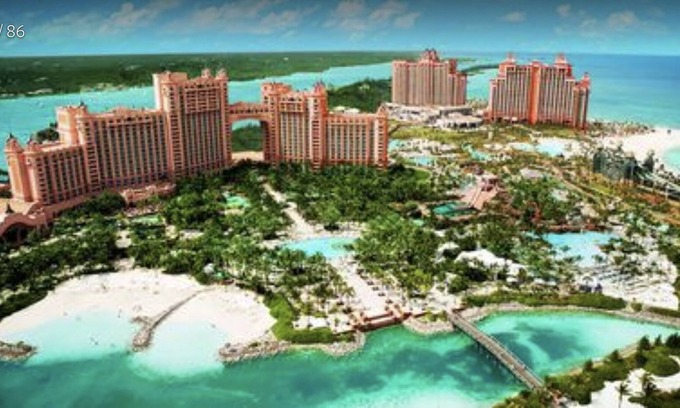 Adelaide Resort | Harborside Resort at Atlantis