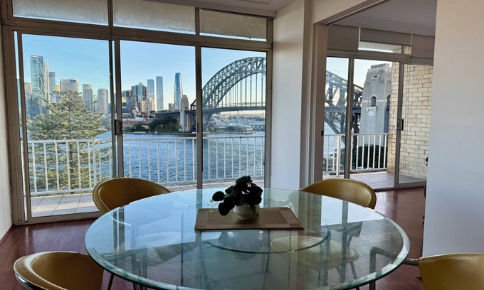 Kirribilli Apartment | Harbour Front Apartment + Balcony View of Opera House & Harbour Bridge