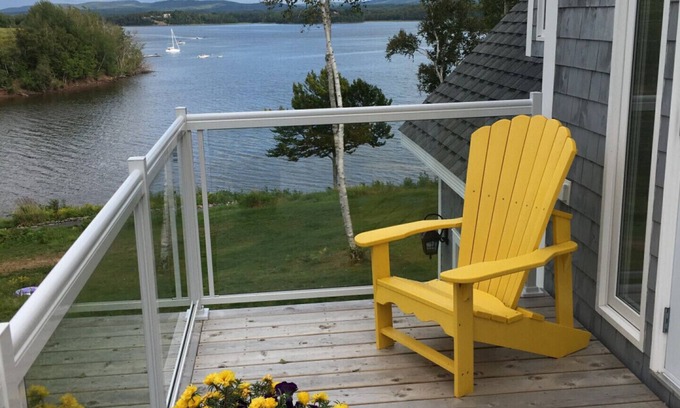 Woodburn House | Harbour Heaven - Waterfront Home with Spectacular Views